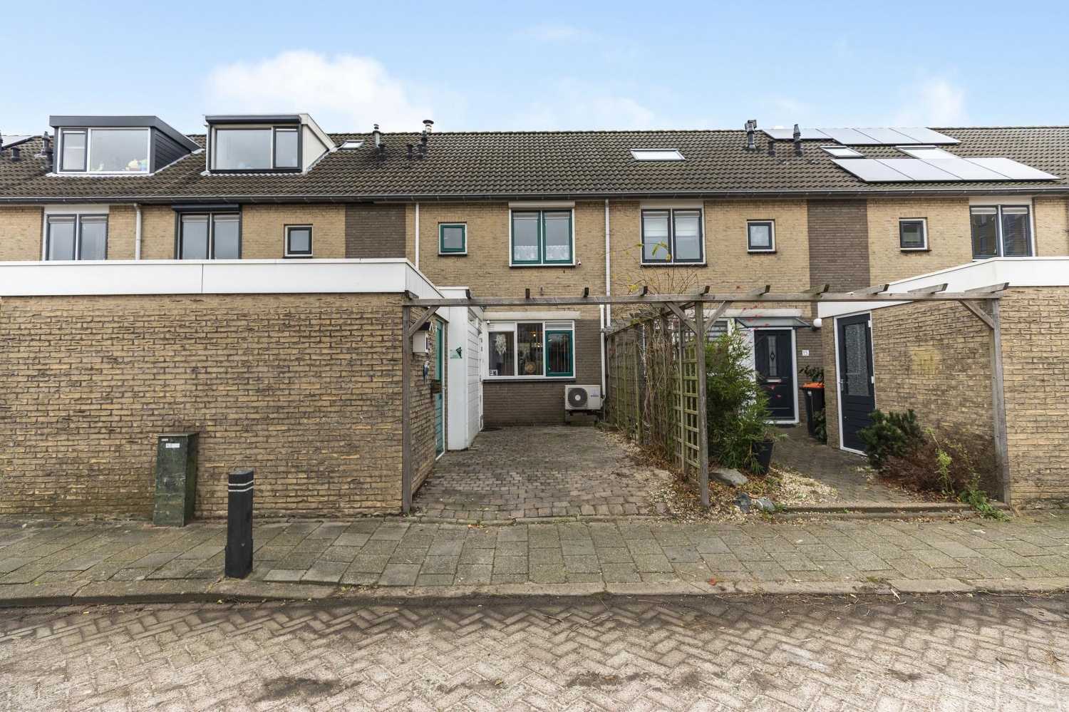Meubelmaker 17, Zwijndrecht