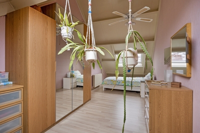 Burg. Korstanjestraat 13, Klaaswaal