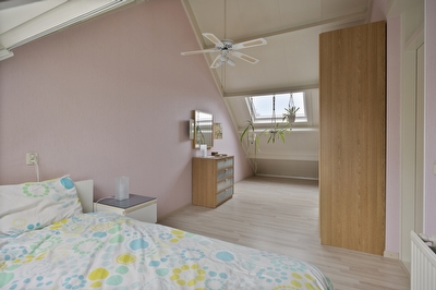 Burg. Korstanjestraat 13, Klaaswaal