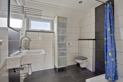 Burg. Korstanjestraat 13, Klaaswaal