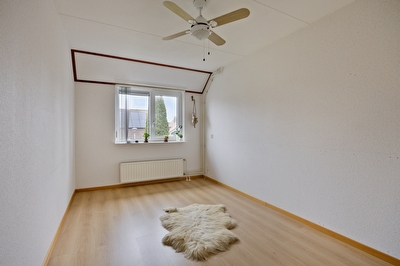 Burg. Korstanjestraat 13, Klaaswaal