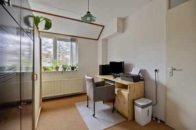 Burg. Korstanjestraat 13, Klaaswaal