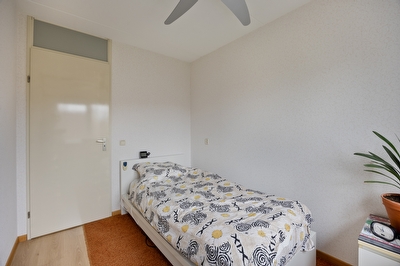 Burg. Korstanjestraat 13, Klaaswaal