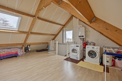 Burg. Korstanjestraat 13, Klaaswaal