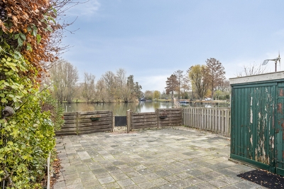 Dorpsstraat 121, Hendrik-Ido-Ambacht