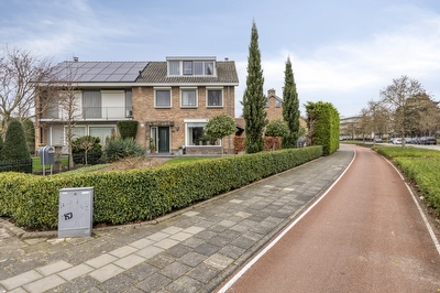 Ferdinand Bolstraat 2, Ridderkerk