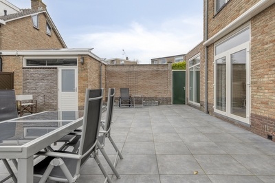 Ferdinand Bolstraat 2, Ridderkerk