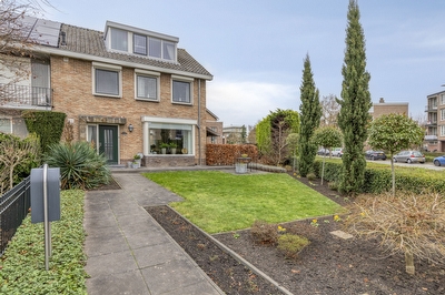 Ferdinand Bolstraat 2, Ridderkerk