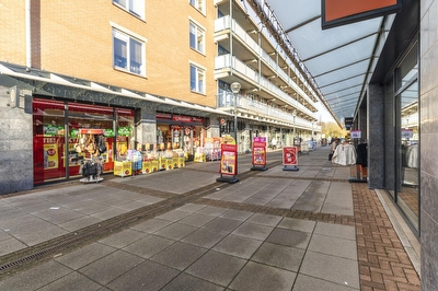 Meubelmaker 17, Zwijndrecht