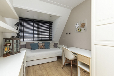 Vredenborg 18, Hendrik-Ido-Ambacht