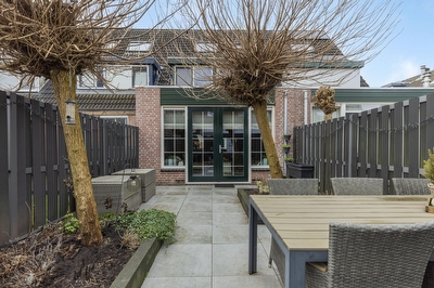 Vredenborg 18, Hendrik-Ido-Ambacht