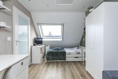 Vredenborg 18, Hendrik-Ido-Ambacht